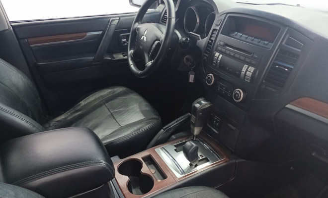 Mitsubishi Pajero HPE Full 3.2 4x4 T.I.Dies. 5p Aut 2008-6