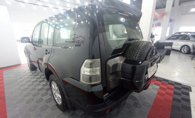Mitsubishi Pajero HPE Full 3.2 4x4 T.I.Dies. 5p Aut 2008-2