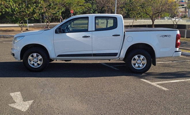 GM - Chevrolet S10 Pick-Up LS 2.8 TDI 4x4 CS Diesel 2015 Diesel-4