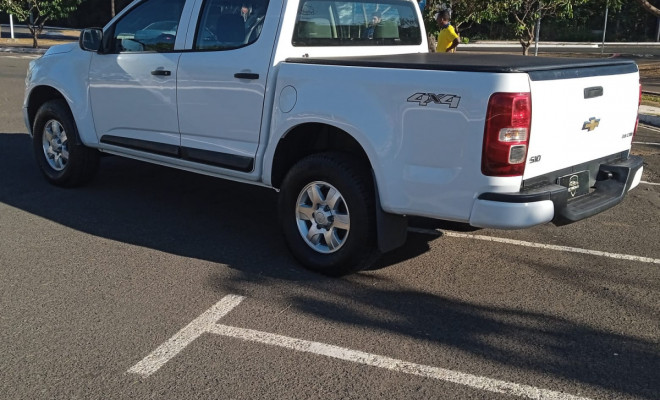 GM - Chevrolet S10 Pick-Up LS 2.8 TDI 4x4 CS Diesel 2015 Diesel-2