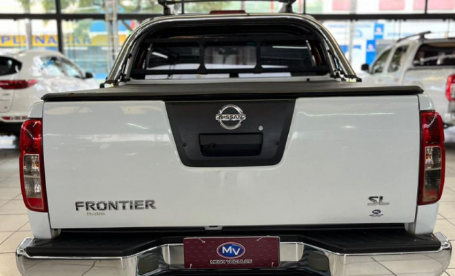 Nissan Frontier SL CD 4x4 2.5TB Diesel Aut 2015-2