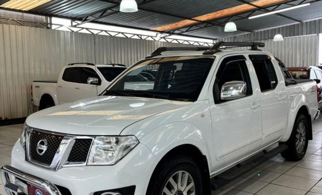 Nissan Frontier SL CD 4x4 2.5TB Diesel Aut 2015-0