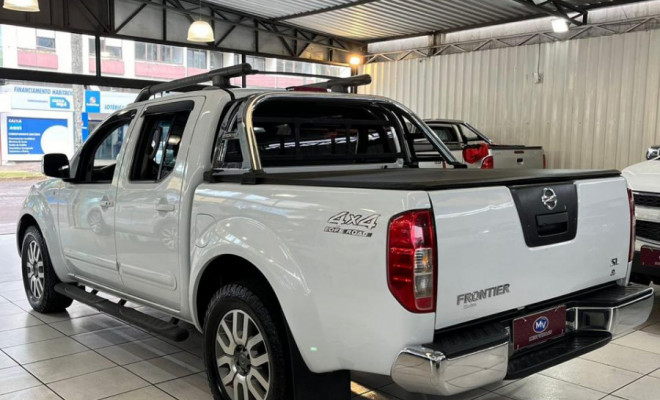 Nissan Frontier SL CD 4x4 2.5TB Diesel Aut 2015-1