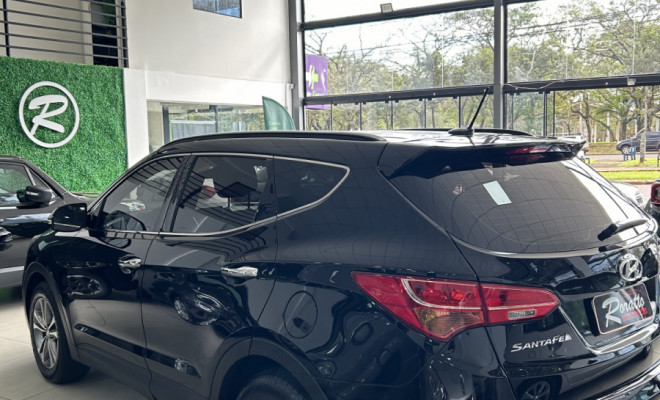 Hyundai Santa Fe/GLS 3.3 V6 4X4 Tiptronic 2015 Gasolina-4
