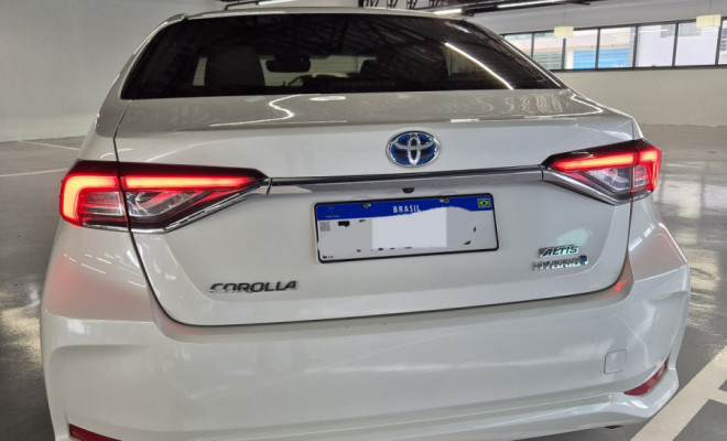 Toyota Corolla Altis Prem. 1.8 (Híbrido) 2021-2