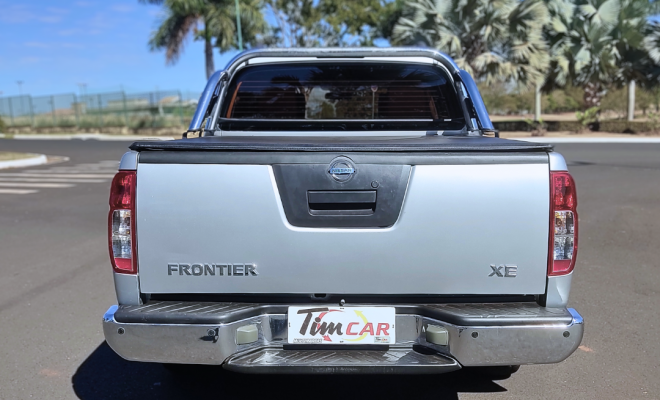 Frontier XE CD 4x4 2.5 Diesel 2013-4