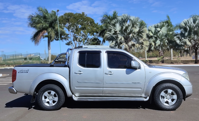 Frontier XE CD 4x4 2.5 Diesel 2013-2
