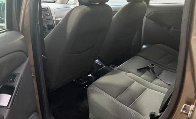 Fiat Idea ESSENCE Dualogic 1.6 Flex 16V 5p 2011-3