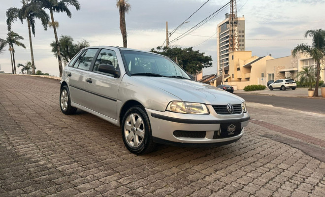 VW - VolksWagen Gol 1.8 Mi 4p 2001 Gasolina-0