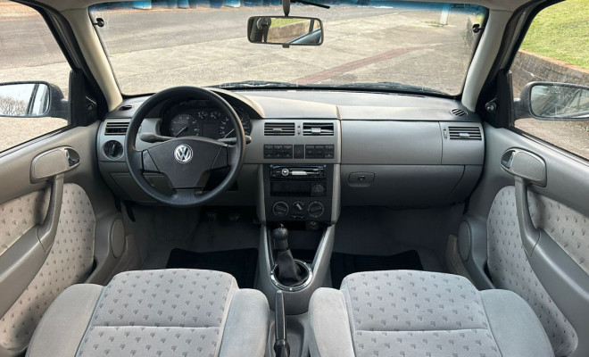 VW - VolksWagen Gol 1.8 Mi 4p 2001 Gasolina-7