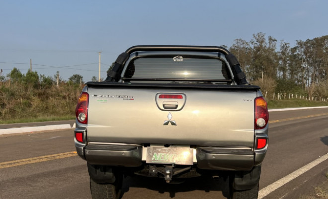 Mitsubishi L200 Triton HPE 3.2 CD TB Int.Diesel Aut 2014 Diesel-3