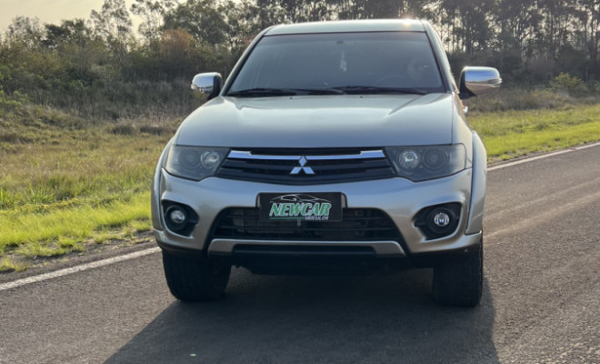 Mitsubishi L200 Triton HPE 3.2 CD TB Int.Diesel Aut 2014 Diesel-1