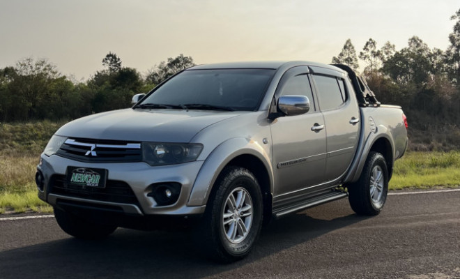 Mitsubishi L200 Triton HPE 3.2 CD TB Int.Diesel Aut 2014 Diesel-0