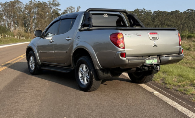 Mitsubishi L200 Triton HPE 3.2 CD TB Int.Diesel Aut 2014 Diesel-4