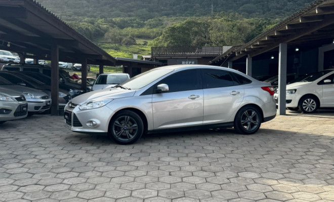 Ford Focus Sedan 2.0 16V/2.0 16V Flex 4p Aut. 2015 Flex