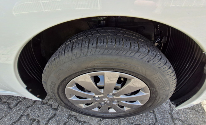 Hyundai HB20S C.Plus/C.Style1.0 Flex 12V Mec. 4P 2014 Flex-8