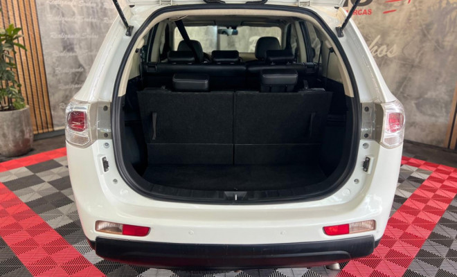 Mitsubishi OUTLANDER GT 3.0 V6 Aut. 2015 Flex - 07 Lugares-20