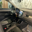 Mitsubishi OUTLANDER GT 3.0 V6 Aut. 2015 Flex - 07 Lugares-4