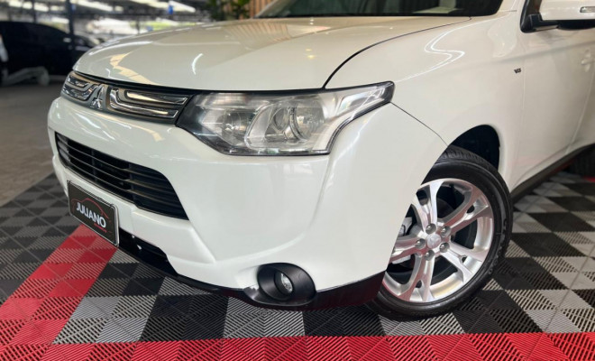 Mitsubishi OUTLANDER GT 3.0 V6 Aut. 2015 Flex - 07 Lugares-13