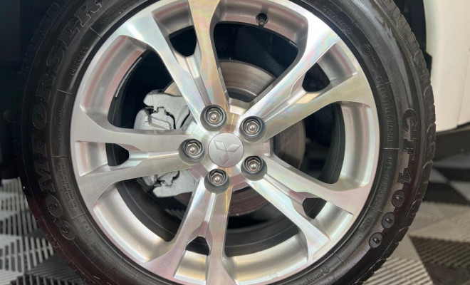 Mitsubishi OUTLANDER GT 3.0 V6 Aut. 2015 Flex - 07 Lugares-14
