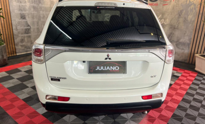 Mitsubishi OUTLANDER GT 3.0 V6 Aut. 2015 Flex - 07 Lugares-19