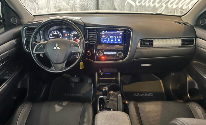 Mitsubishi OUTLANDER GT 3.0 V6 Aut. 2015 Flex - 07 Lugares-5