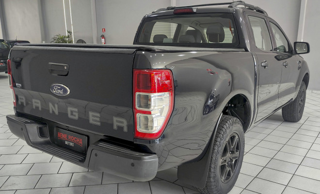 Ford Ranger XLS 2.5 16V 4x2 CD Flex 2017 Flex-4