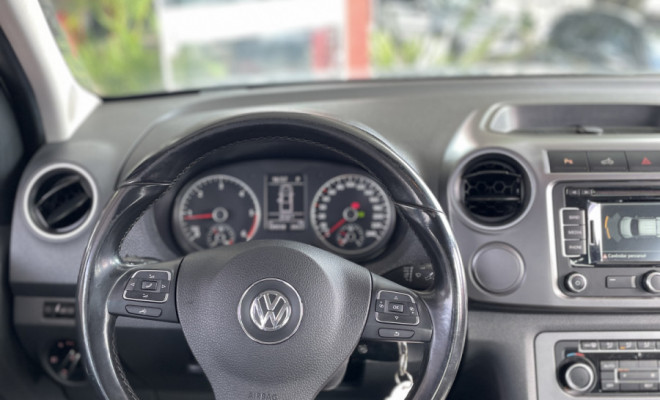 VW - VolksWagen AMAROK High.CD 2.0 16V TDI 4x4 Dies. Aut 2014 Diesel-6