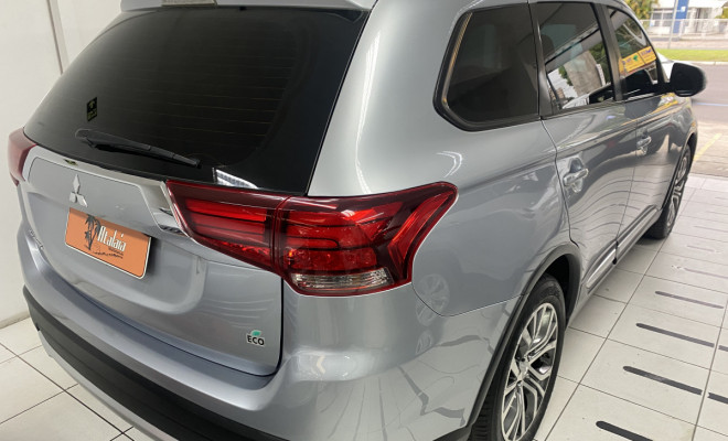Mitsubishi OUTLANDER 2.0 C/ Teto Aut 2017-4