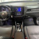 Mitsubishi OUTLANDER 2.0 C/ Teto Aut 2017-6