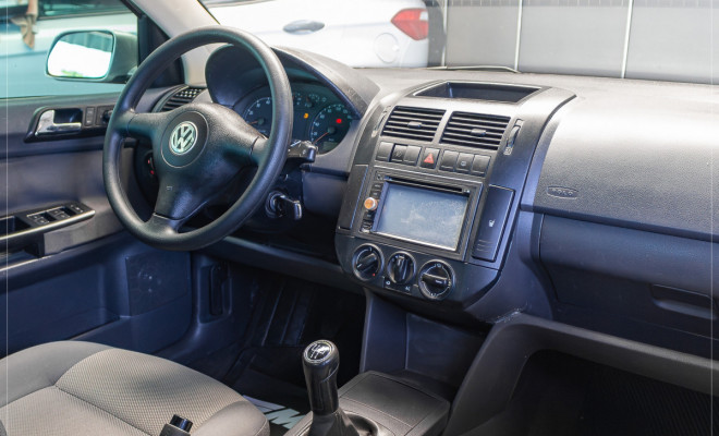 VW - VolksWagen Polo Sed. COMFORT. 1.6 Mi Tot. Flex 8v 2008 Flex-6