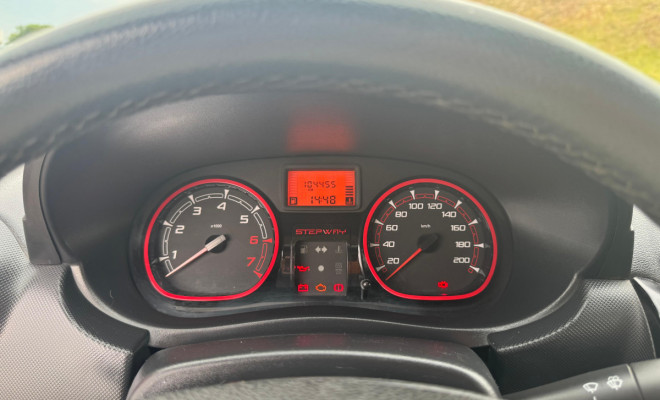 SANDERO STEPWAY 1.6 2014-5