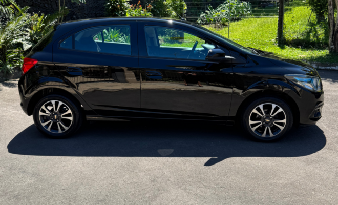 GM - Chevrolet ONIX HATCH LTZ 1.4 8V FlexPower 5p Mec. 2013 Flex-12