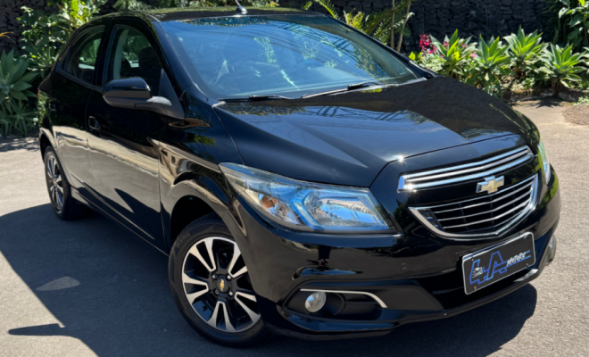 GM - Chevrolet ONIX HATCH LTZ 1.4 8V FlexPower 5p Mec. 2013 Flex-2