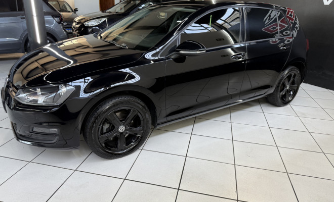 VW - VolksWagen Golf Comfortline 1.4 TSI 140cv Aut. 2014 Flex-8