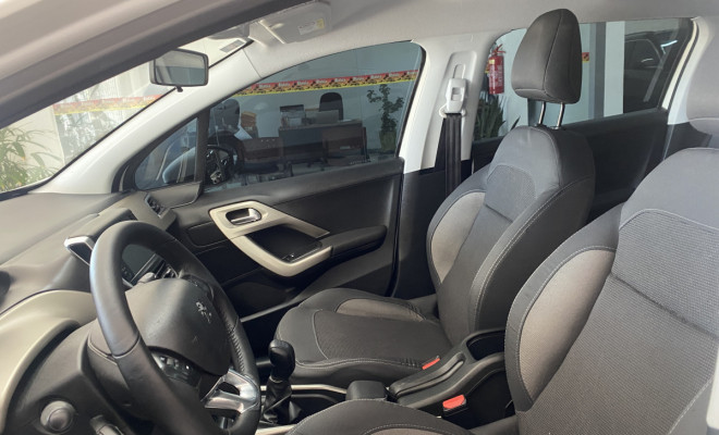 Peugeot 2008 Allure 1.6 Mec 2016-8