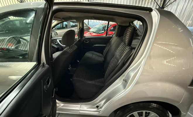 Renault SANDERO Expression Hi-Flex 1.0 16V 5p 2014 Flex-10