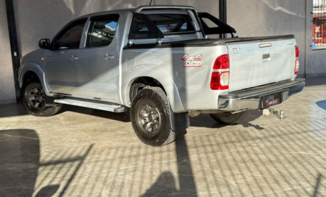 Toyota Hilux CD SRV D4-D 4x4 3.0 TDI Diesel Aut 2013 Gasolina-3