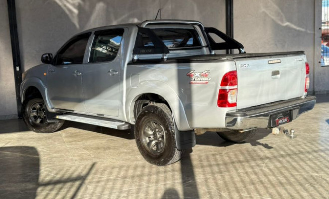 Toyota Hilux CD SRV D4-D 4x4 3.0 TDI Diesel Aut 2013 Gasolina-5