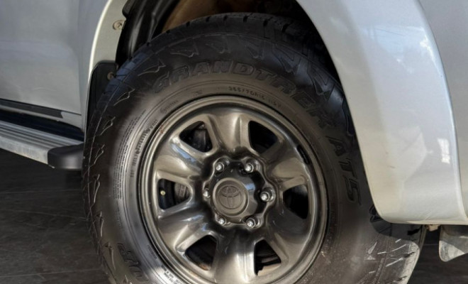 Toyota Hilux CD SRV D4-D 4x4 3.0 TDI Diesel Aut 2013 Gasolina-9