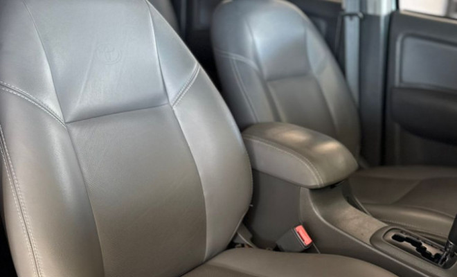 Toyota Hilux CD SRV D4-D 4x4 3.0 TDI Diesel Aut 2013 Gasolina-10