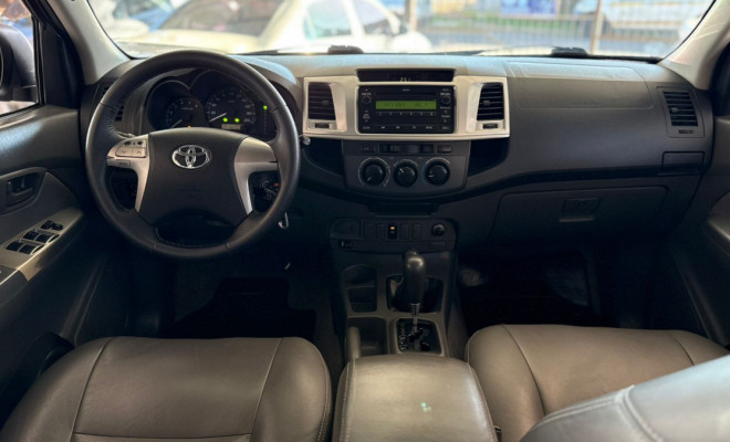Toyota Hilux CD SRV D4-D 4x4 3.0 TDI Diesel Aut 2013 Gasolina-16