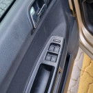 VW - VolksWagen Polo Sedan 1.6 Mi 101cv 8V 4p 2004 Gasolina-6