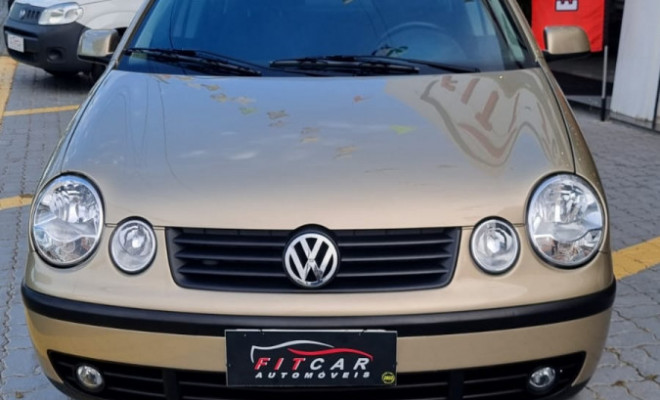 VW - VolksWagen Polo Sedan 1.6 Mi 101cv 8V 4p 2004 Gasolina