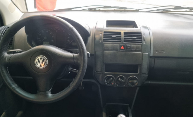 VW - VolksWagen Polo Sedan 1.6 Mi 101cv 8V 4p 2004 Gasolina-5