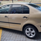 VW - VolksWagen Polo Sedan 1.6 Mi 101cv 8V 4p 2004 Gasolina-0