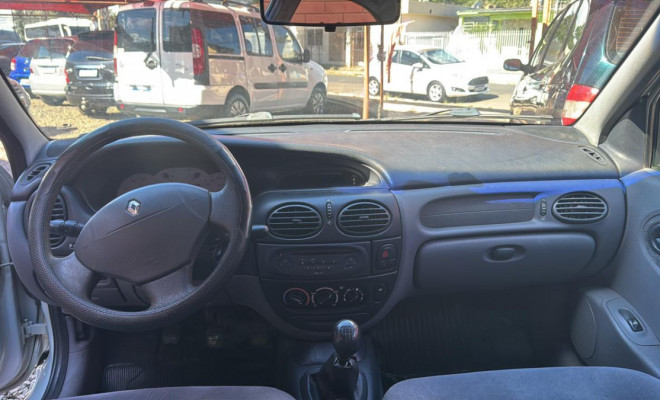 Renault Megane Sedan RXE/ Privilège 2.0 16V Mec 2006 Gasolina-3