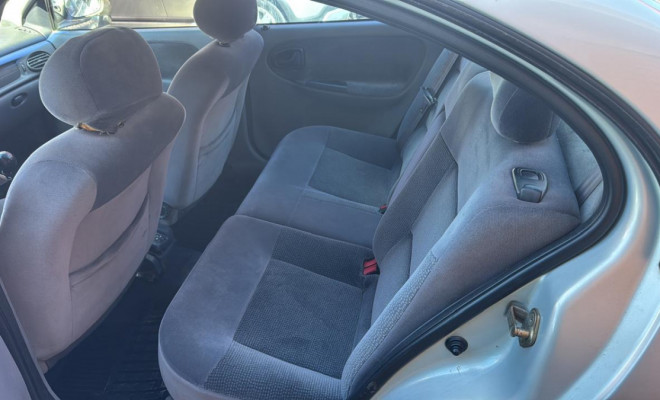 Renault Megane Sedan RXE/ Privilège 2.0 16V Mec 2006 Gasolina-1