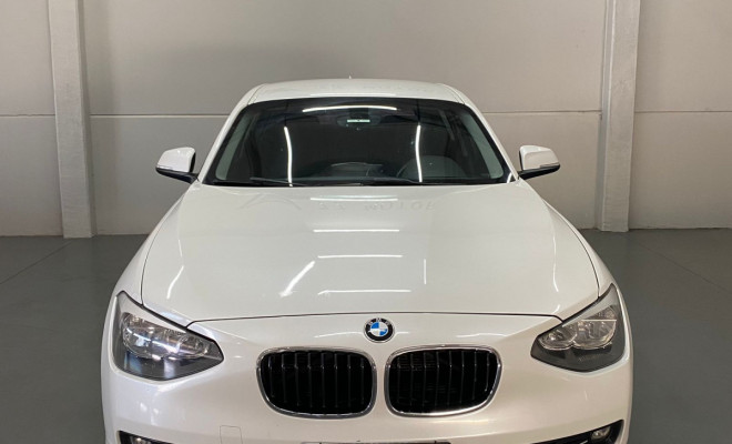 BMW 118iA Full 1.6 TB 16V 170cv 5p 2014 Gasolina-0