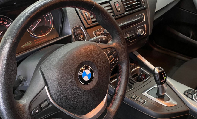 BMW 118iA Full 1.6 TB 16V 170cv 5p 2014 Gasolina-3